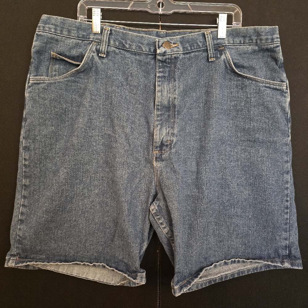 Men's Wrangler Relaxed Fit denim shorts Size 42